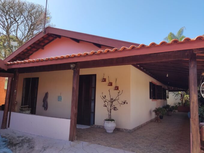 Vende-se chácara situada no bairro do Oratório