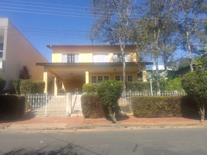 Vende-se casa situada no Jardim Santa Rosa
