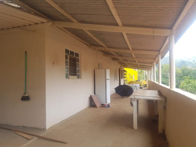 Vende-se casa situada na rodovia capitão barduino