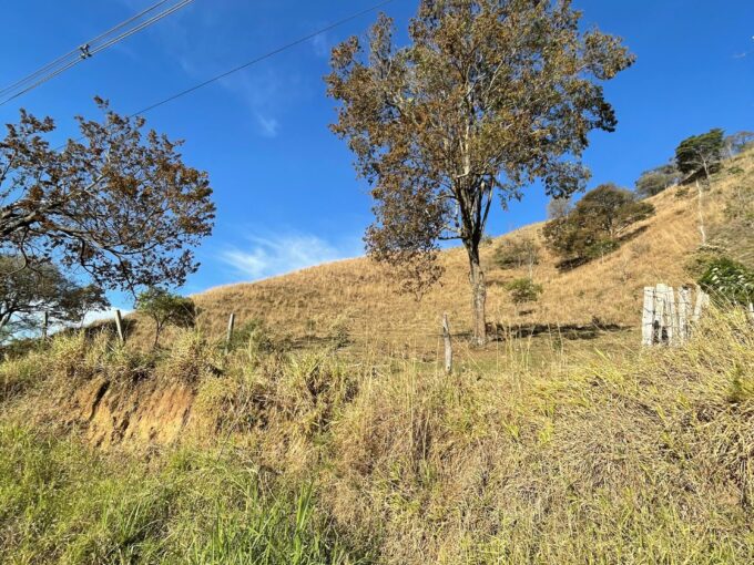 Vende-se terreno localizado no Oratorio
