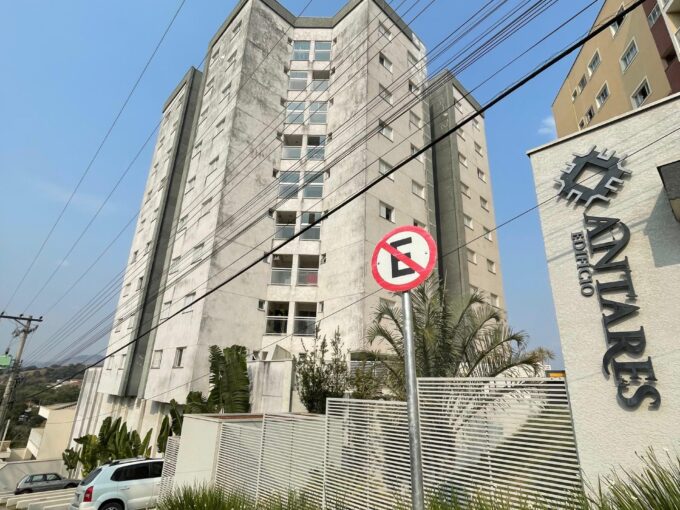 Vende-se apartamento situado no edifício Antares em Socorro/SP