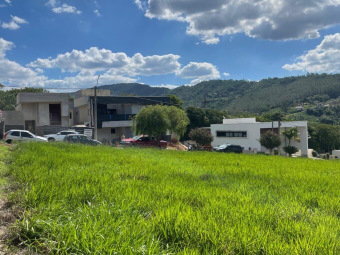 Vende-se lote no L’acqua Pompéia