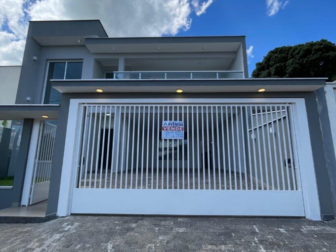 Vende-se casa de alto patrão situado no condomínio Palma Real