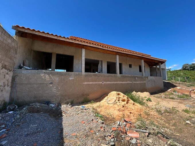 Vende-se casa Semi acabada na Residencial GREENVILE