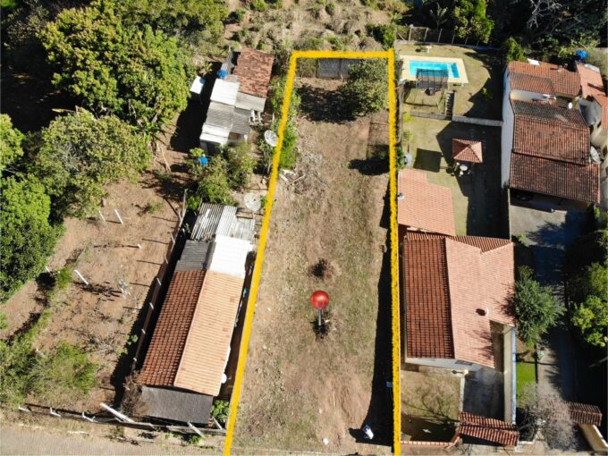 Vende-se terreno situado no bairro da Pompeia