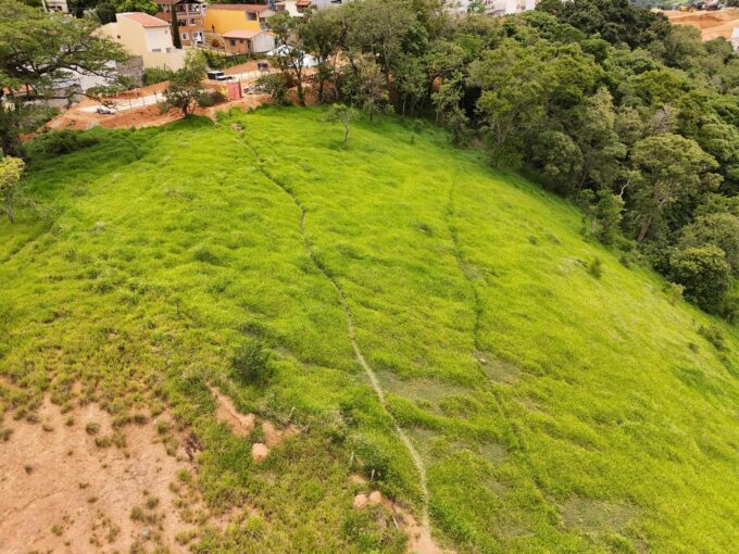 Vende-se loteamento, localizado entre os bairros Bela Vista e Vila Nova