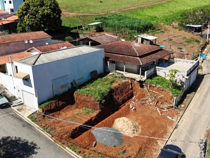 Vende-se Terreno localizado no bairro do Salone