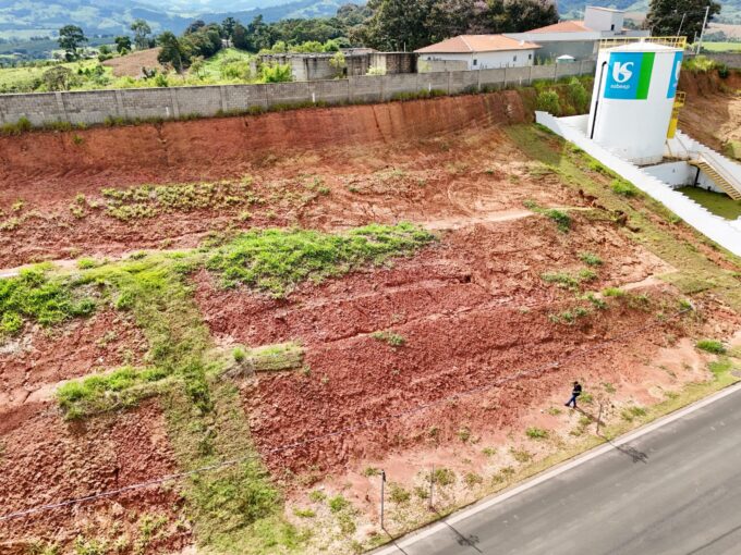Vende-se Lote no Reserva Carraro