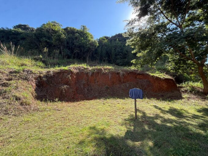 VENDE-SE LOTE NO PORTAL COLONIAL